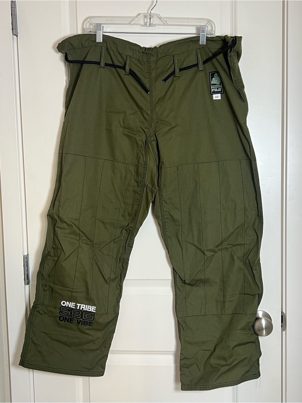FUJI SBG Jiu-Jitsu Gi A4 / XL Jacket and Pants Olive Green (2-pieces) - Picture 9 of 10